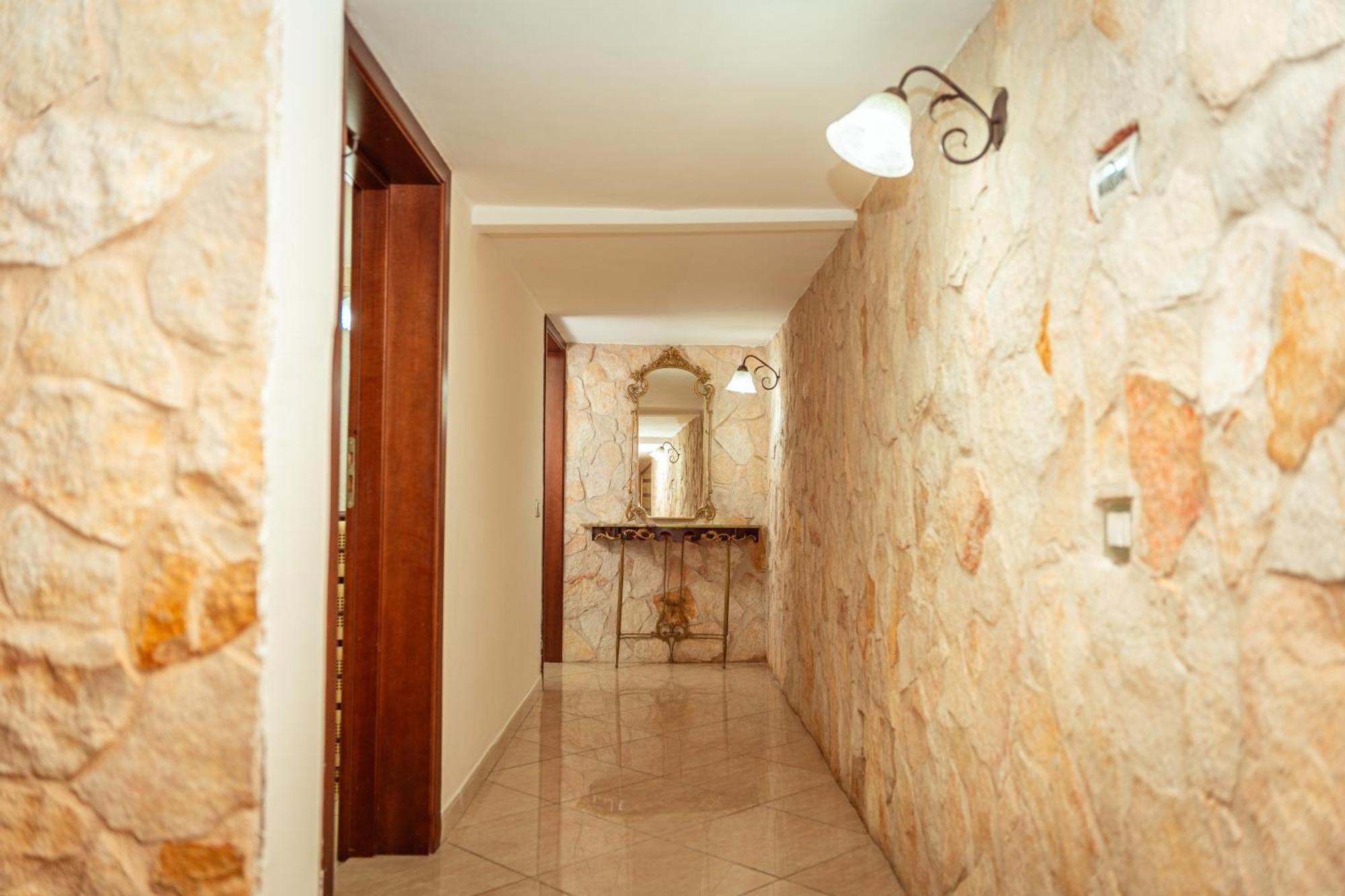 Monserrato House Villa Catánia Buitenkant foto